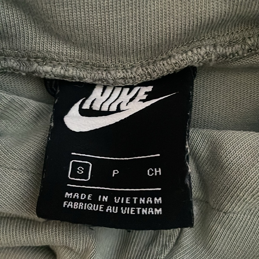 Nike Sportswear Heritage Essentials Hoodie Pullover Green *No hood drawstring* - Picture 6 of 7